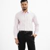 Men's long-sleeved formal shirt in cotton check fabric. Classic collar. A chest pocket with adjustable buttons at the cuffs.