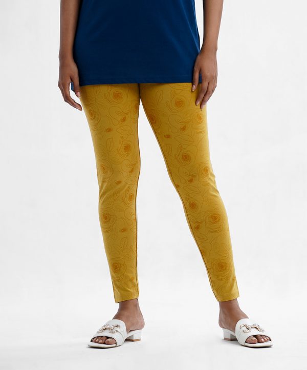 Women's printed leggings in cotton knit fabric. Concealed elasticated waistline