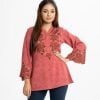 Printed A-line short tunic in georgette fabric. V-neck, bell-sleeved. Karchupi at the front.