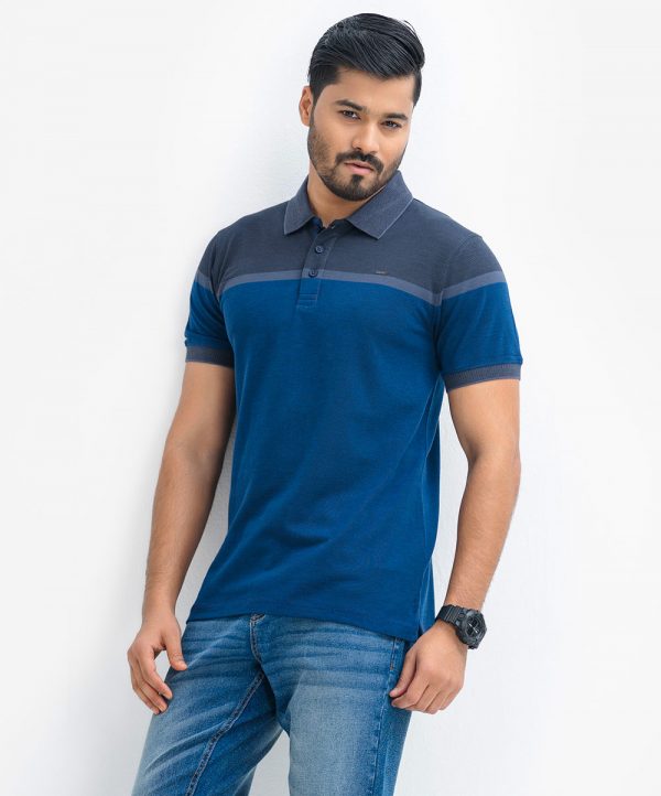 Men's stripes polo shirt in cotton pique fabric. Classic collar, short sleeves and a straight-cut hem.