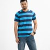 Athleisures round neck T-shirt in stretchable mercerised knit fabric. Short sleeves.