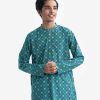Teen boy's panjabi in printed cotton fabric. Mandarin collar, full sleeves and inseam pockets.