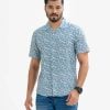 Men's printed short-sleeved casual shirt in cotton fabric. Cuban collar, button fastening at the front.