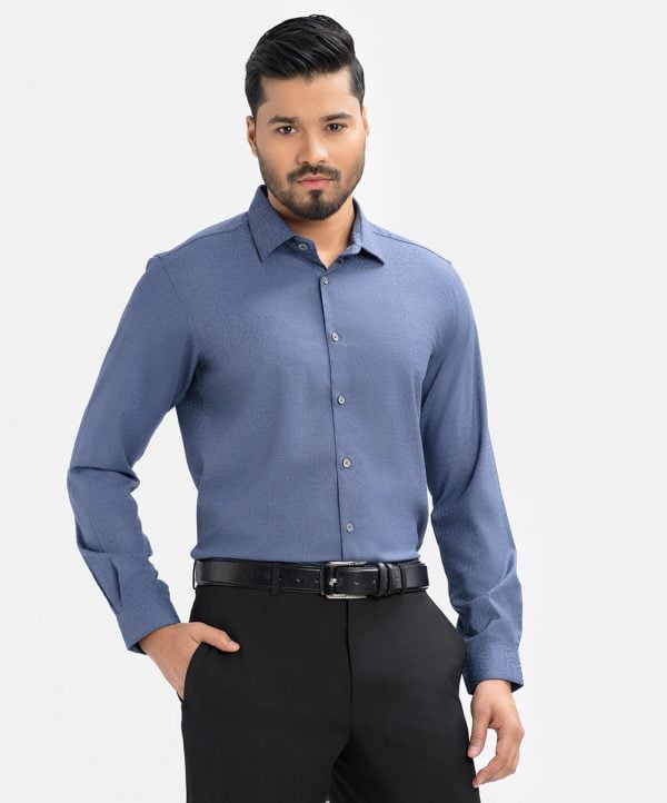 Men's slim fitted business formal shirt in blended cotton jacquard fabric. classic collar and long sleeves with button cuff.