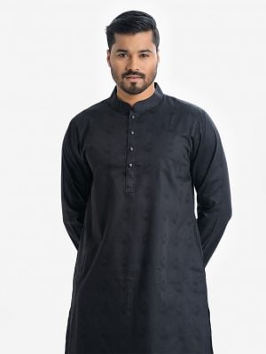 Men's slim fit panjabi in jacquard cotton fabric. Mandarin collar, full sleeves. Inseam pockets.