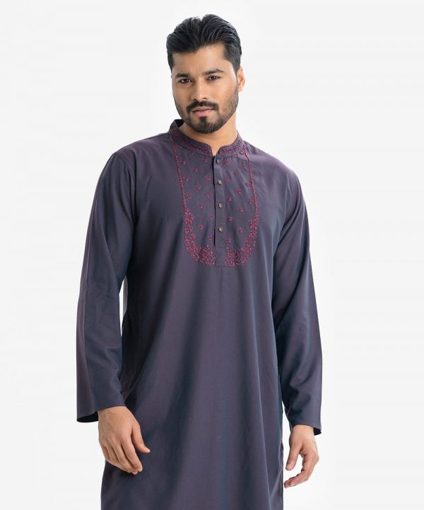 Men's solid color premium panjabi in blended fabric. Mandarin collar with metal buttons placket. Karchupi at front.