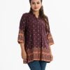 Women's printed A-line tunic in viscose blended fabric. Mandarin collar, three-quarter sleeves.