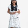 Kid girls tiered pattern frock in georgette fabric. Round neck, butterfly sleeved. Kachupi and decorative work at the front.