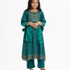 Kids girls salwar kameez in crepe fabric. Round neck, bell- sleeved. gathered waistline and karchupi at the front kameez. Cullots pant and chiffon dupatta .