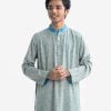 Teen boy's panjabi in printed cotton fabric. Mandarin collar, full sleeves and inseam pockets.