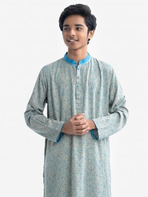 Teen boy's panjabi in printed cotton fabric. Mandarin collar, full sleeves and inseam pockets.