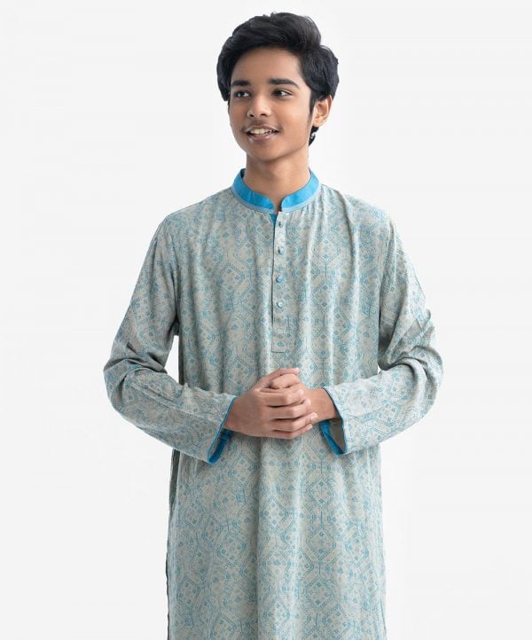 Teen boy's panjabi in printed cotton fabric. Mandarin collar, full sleeves and inseam pockets.