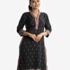 Women's printed three quarter straight kameez in crepe fabric. Attached patched at the v neck, hemline and side slits.