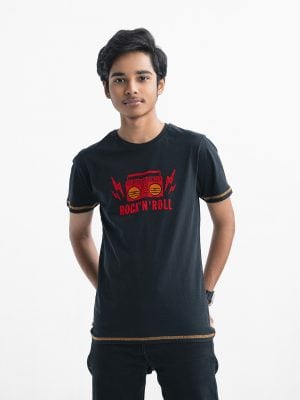 Teen boys short-sleeved t-shirt in cotton single jersey fabric. Crew neck and rock music-themed print on the chest.