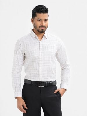 Men's slim fit business formal shirt in cotton check fabric.Classic collar and long sleeves with adjustable button cuff.