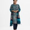 Women's printed straight salwar kameez in joom fabric. Stand collar, three-quarter sleeves. Karchupi at the front. Paired with a crepe palazzo pant and a half-silk dupatta.