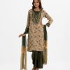 Women's printed straight salwar kameez in joom fabric. Round neck, three-quarter sleeves and karchupi at the front. Complemented with a crepe pant and chiffon dupatta.