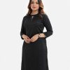 Women's printed straight kameez in crepe fabric. Mock neck, three-quarter sleeves and karchupi at the front.
