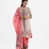 Women's printed straight salwar kameez in joom fabric. Round neck, three-quarter sleeves and karchupi at the front. Paired with a viscose palazzo pant and a half-silk dupatta.