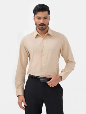Men's business formal shirt in blended fabric.Classic collar and long sleeves with an adjustable button cuff.