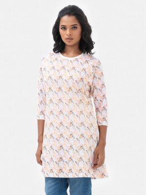 Ladies' printed three-quarter sleeves round-neck t-shirt in cotton Single jersey knit fabric.