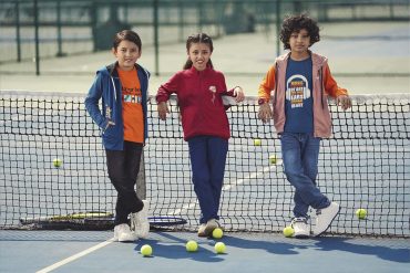 শিশুদের হালকা শীতের আউটডোর লুক