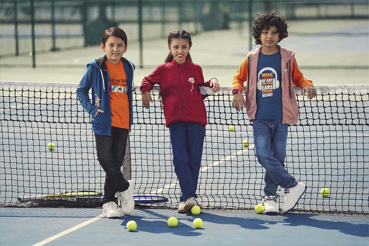 শিশুদের হালকা শীতের আউটডোর লুক