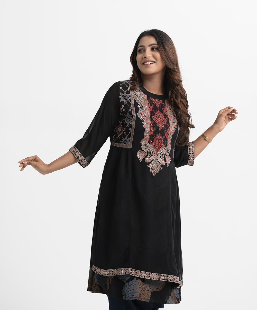 Women's printed long tunic in georgette fabric. Mock neck, three-quarter sleeves. Patch at sleeves & hem and karchupi at front. Black Georgette A-line Tunic