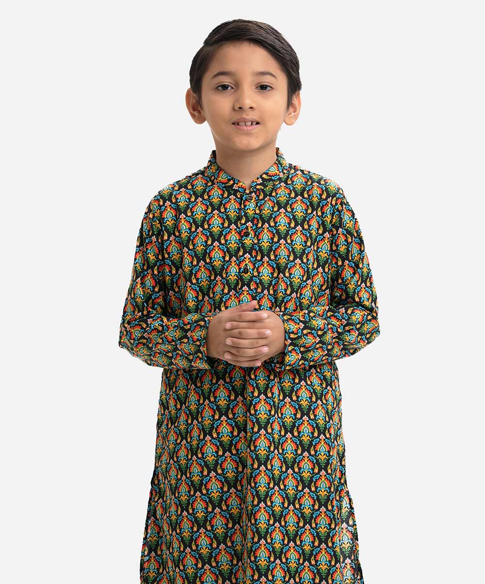 Kid boys ethnic printed panjabi in cotton fabric. Mandarin collar, full sleeves and inseam pockets. Multi-color Cotton Ethnic Panjabi