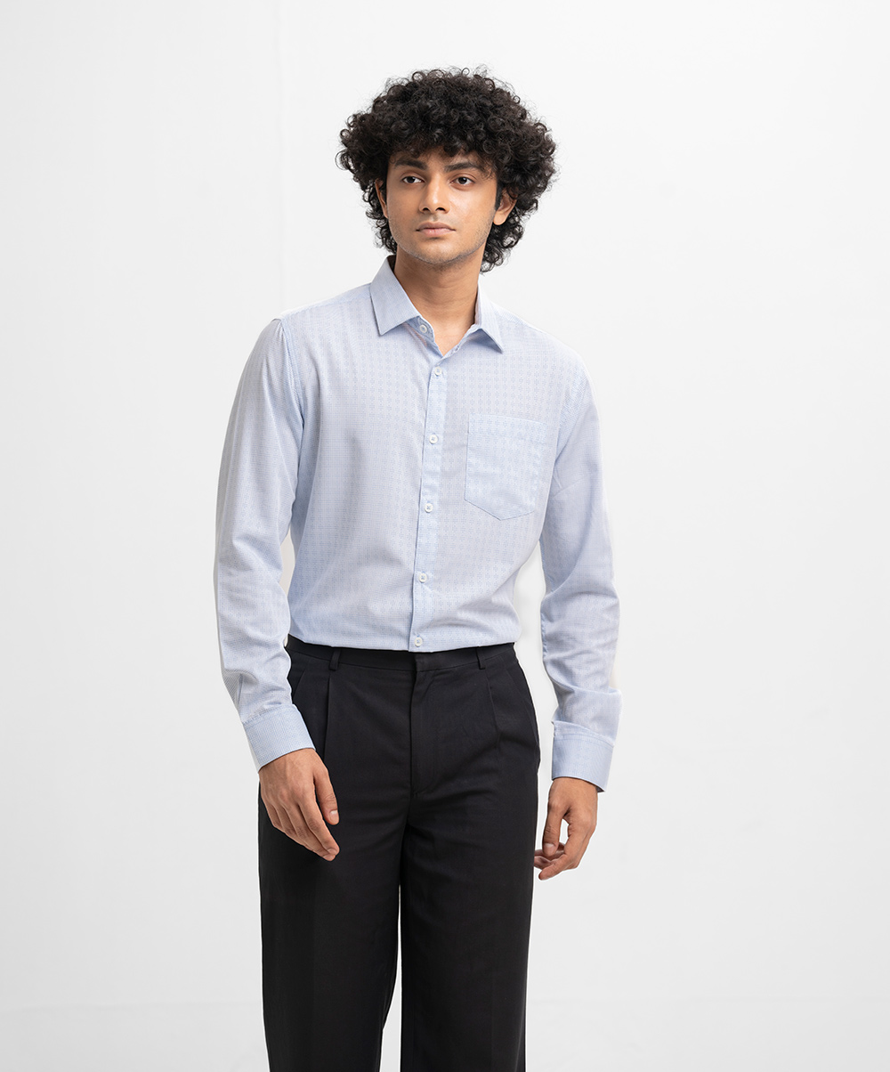 Long-sleeved formal shirt in jacquard fabric. Classic collar with a chest pocket. Light Blue Jacquard Formal Shirt