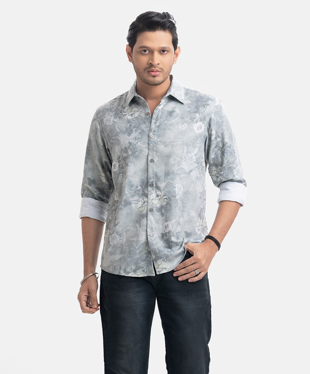 Business casual shirt in premium cotton blend fabric. Classic collar, full sleeves with adjustable cuffs. Green Premium Cotton Business Casual Shirt