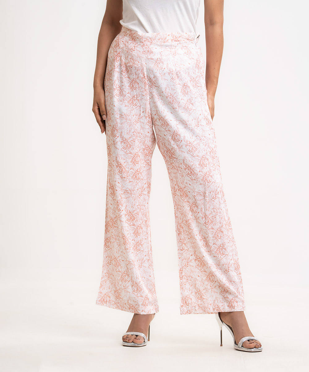 Viscose comfort palazzo with elasticated waistline and side zip opening. White Viscose Palazzo