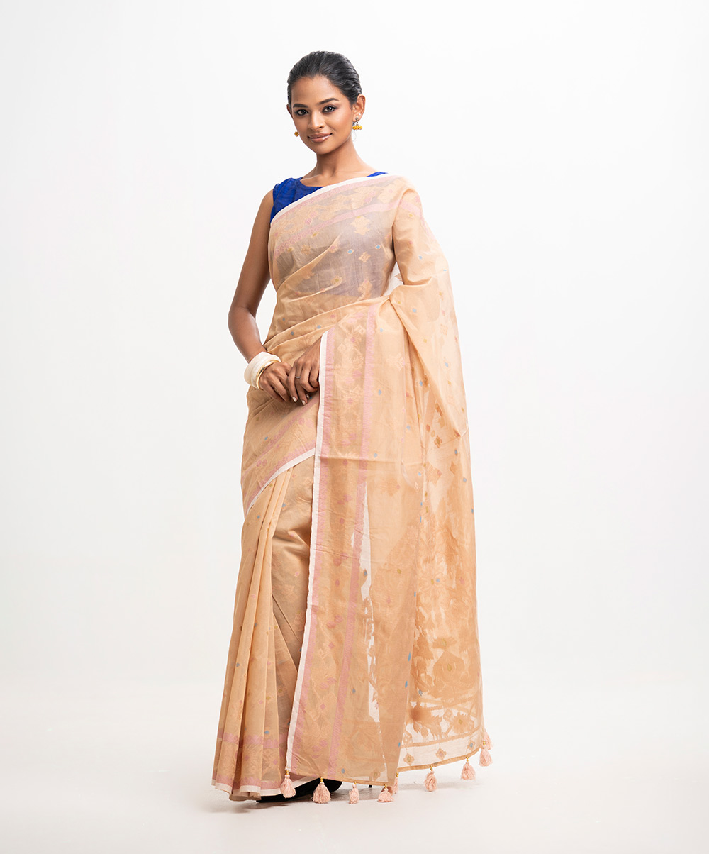 All-over Jamdani pattern weaving details saree in half-silk fabric. Tassels at the Aanchal. Khaki Half-silk Saree