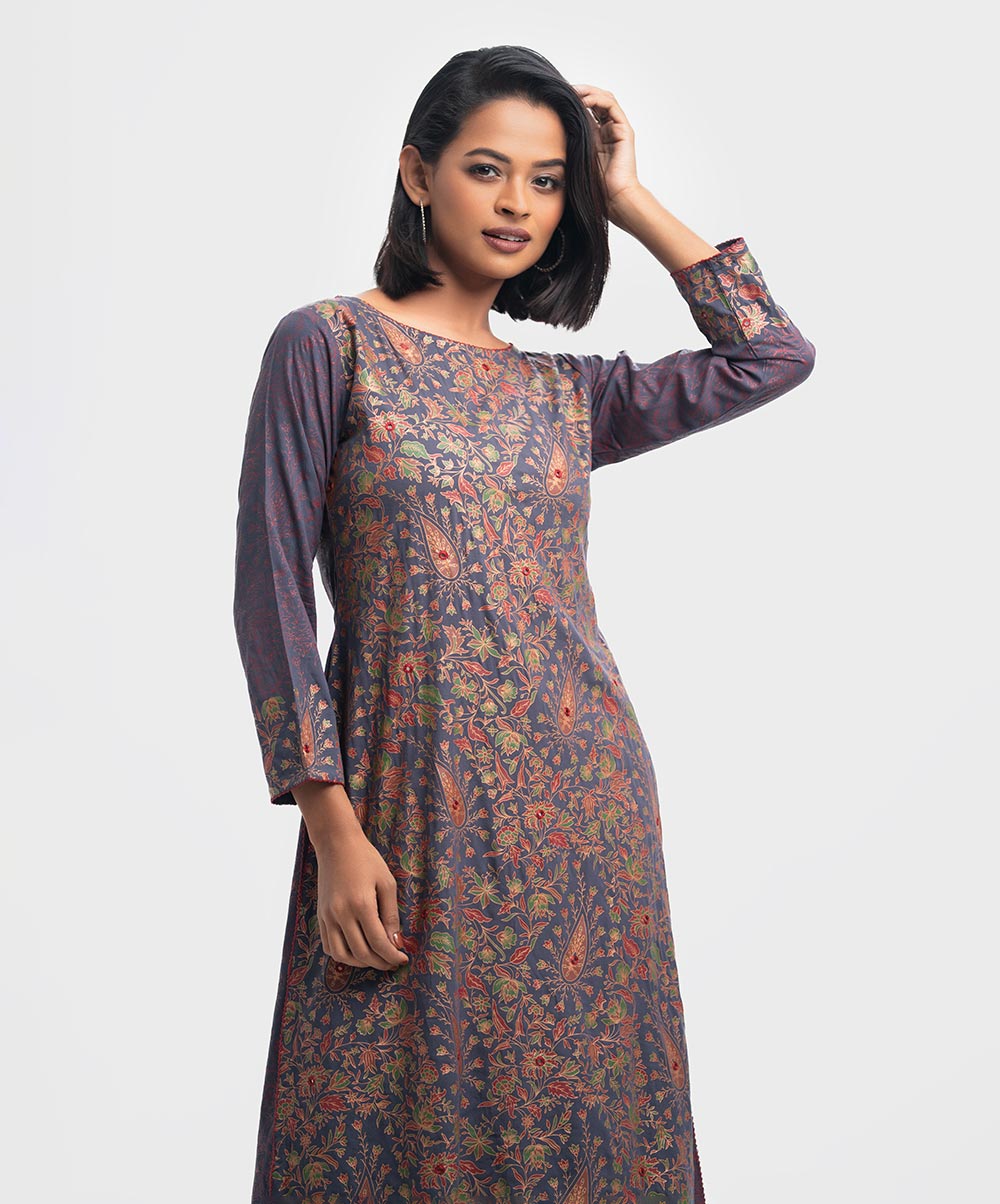 Round neck straight kameez in viscose fabric. Full sleeves, karchupi at the front. Gray Viscose Straight Kameez